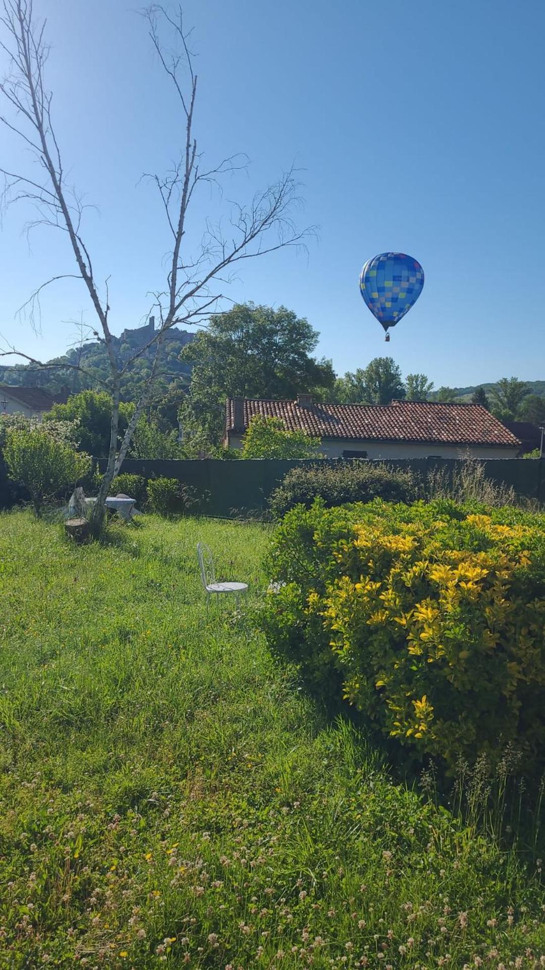 La Jolie Vue Et La Maison De La Tour- Cordes-Sur-Ciel Les Cabannes  Extérieur photo